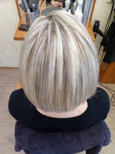 Blond - krátké